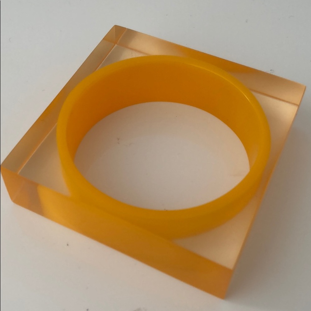 NORDSTROM LUCITE YELLOW GOLD BRACELET - Picture 1 of 6